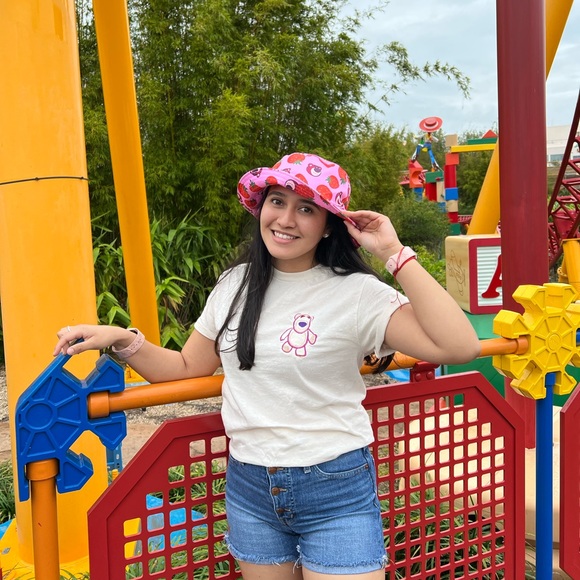 Jocelyn is live 🐼🌿🩷 - Picture 2 of 7